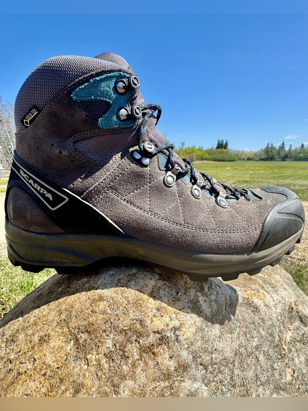 SCARPA Kailash Trek GTX Hiking Boots – Men’s / Women’s